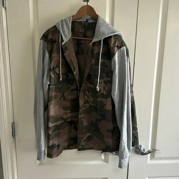 Men’s button down shirt with fleece sleeves - Picture 1 of 3